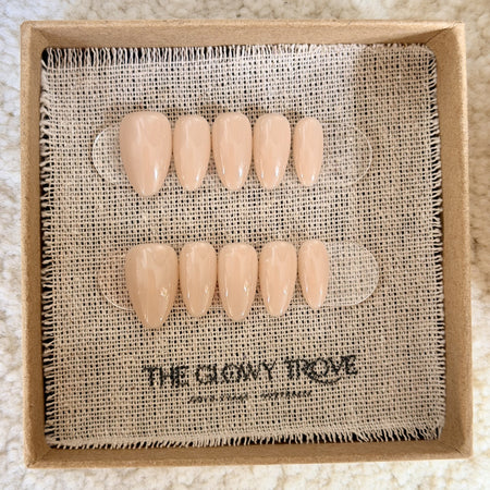 Peach Nude press-on nails - Short Almond