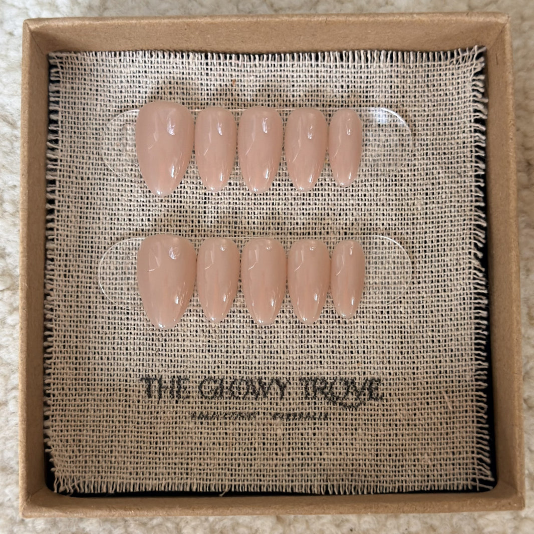 Blush Nude press-on nails - Short Almond