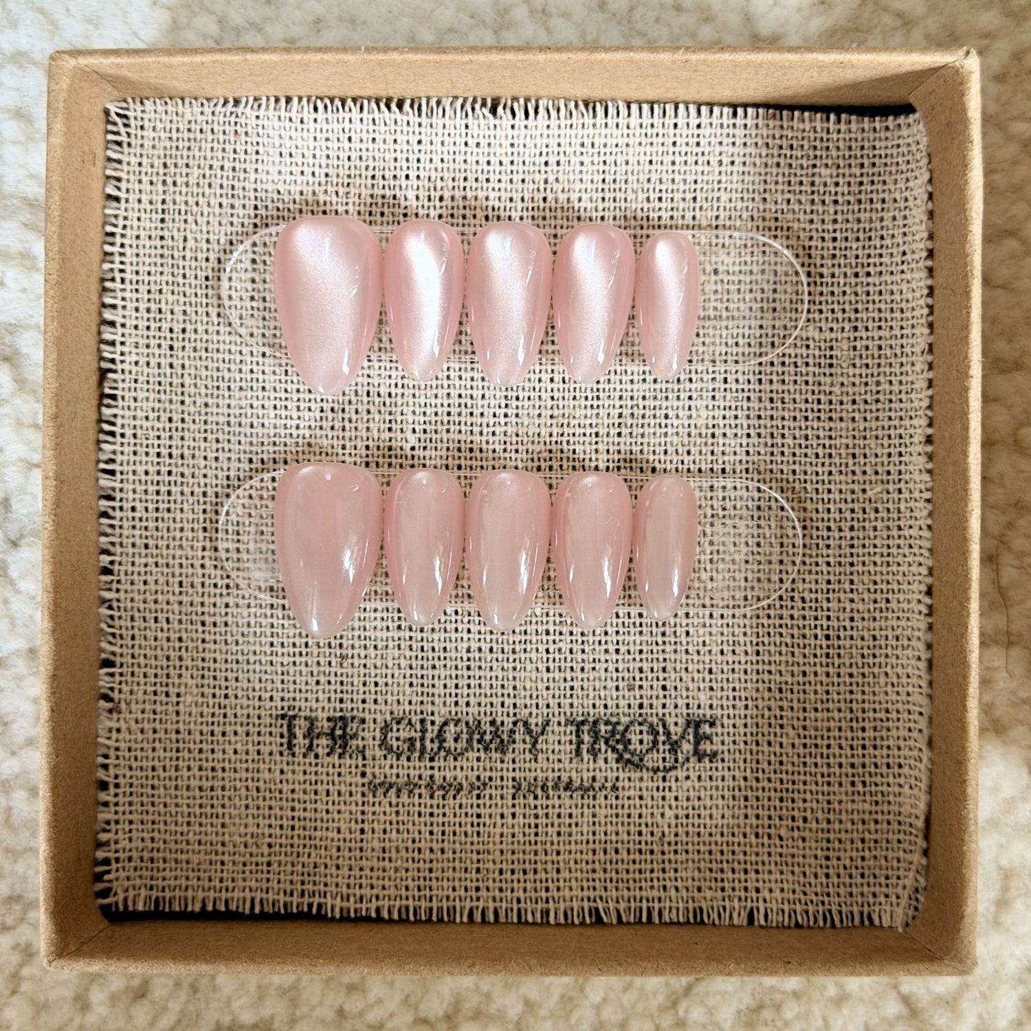 Blush Pearl Cateye press-on nails - Short Almond