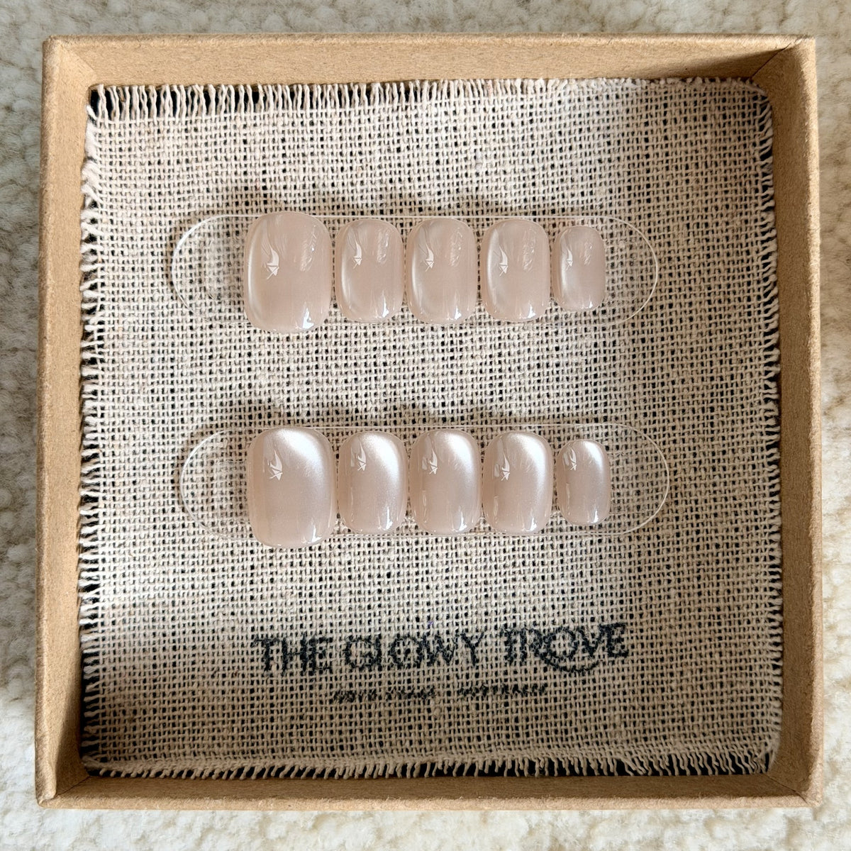 Champagne Cateye press-on nails - Short Squoval