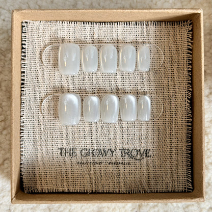 Crystal Cateye press-on nails - Short Square