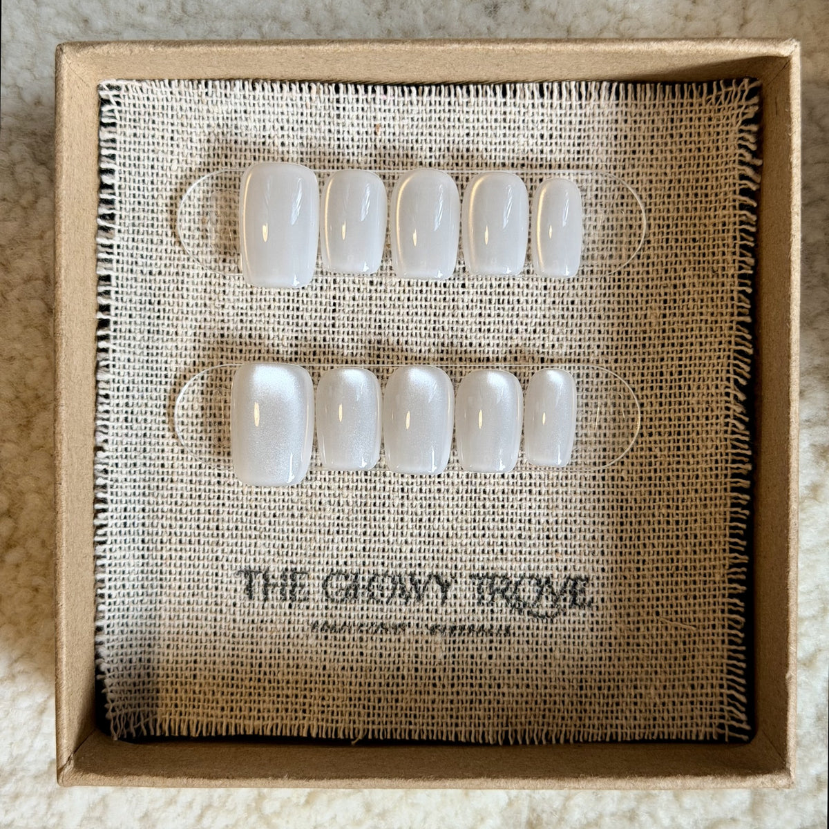 Pearl White Cateye press-on nails - Short Square
