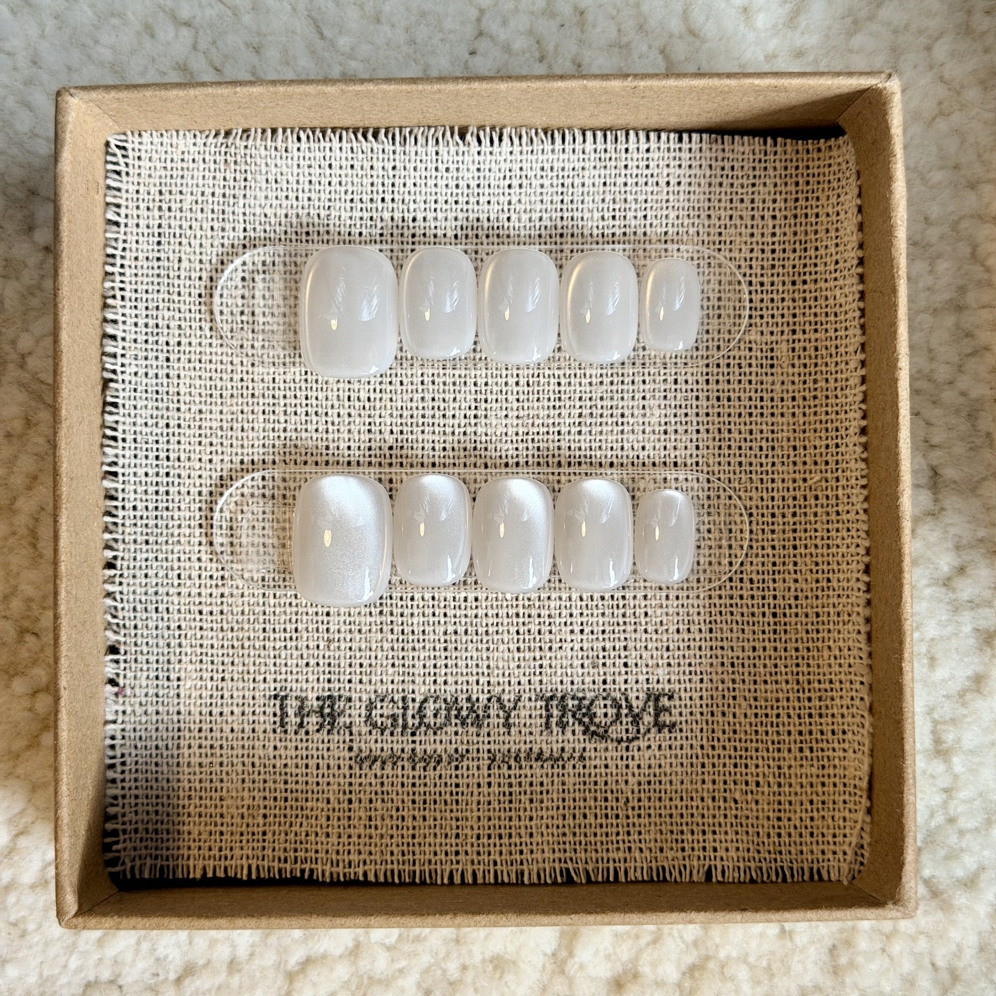 Pearl White Cateye press-on nails - Short Squoval