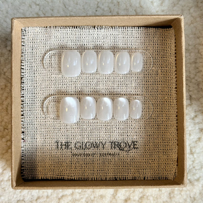 Pearl White Cateye press-on nails - Short Squoval