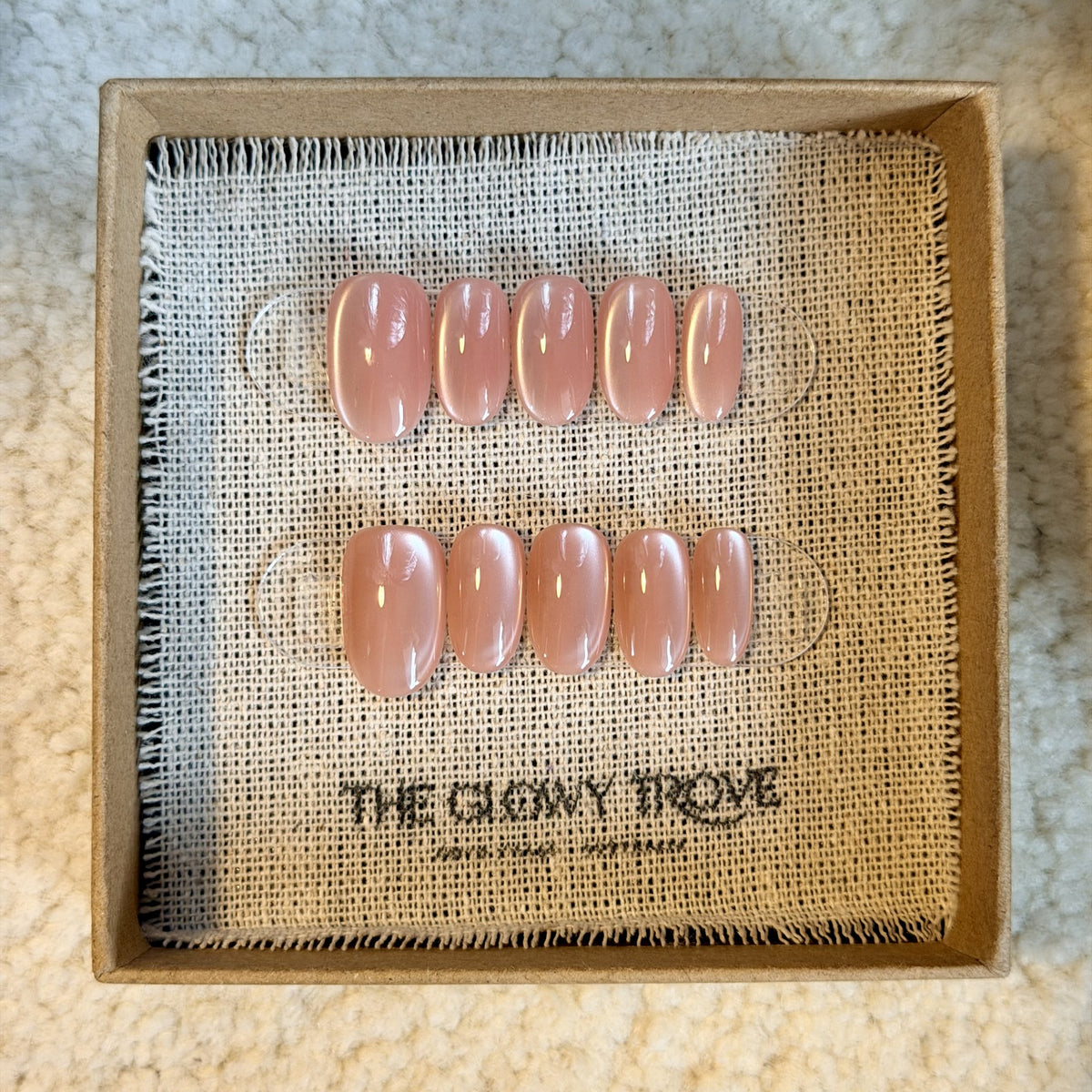 Peach Cateye press-on nails - Short Oval