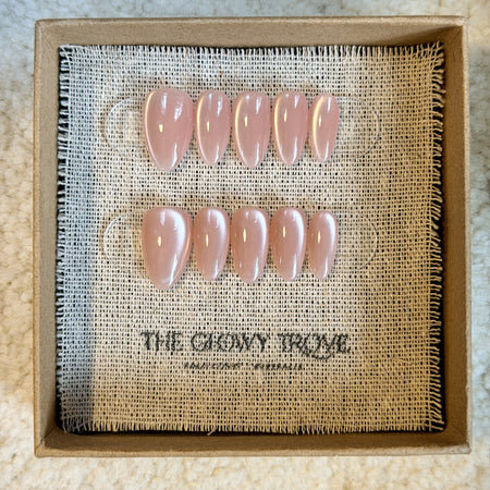 Peach Cateye press-on nails - Short Almond