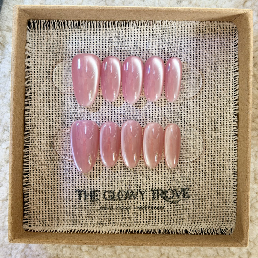 Rose Quartz Cateye press-on nails - Medium Oval