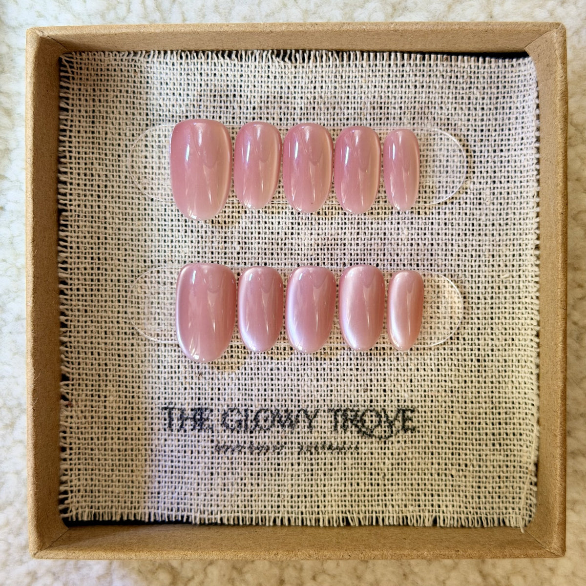 Rose Quartz Cateye press-on nails - Short Oval